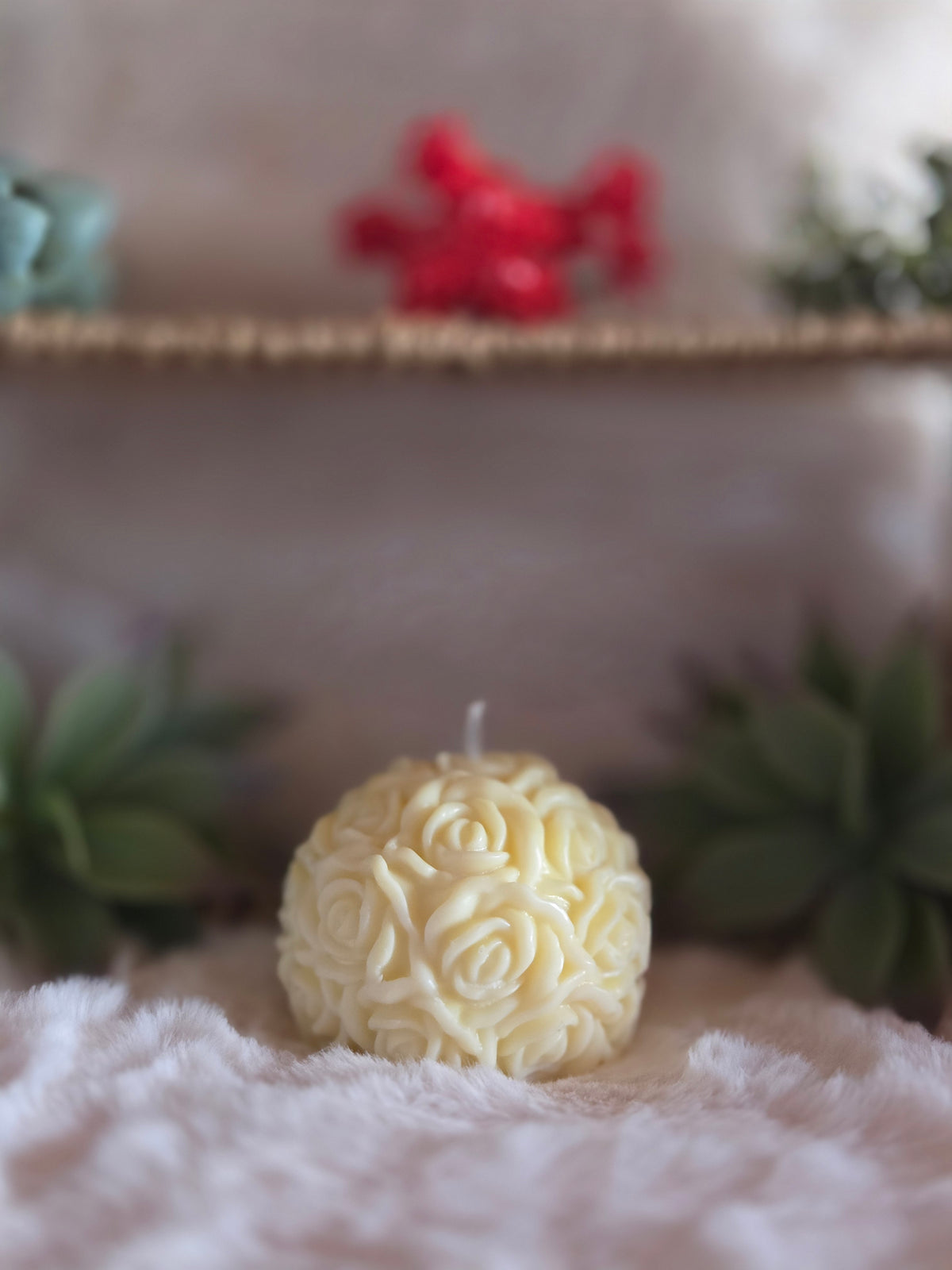: Bougie Moulée "Boule de Roses" (150 g) – Senteur Tropical