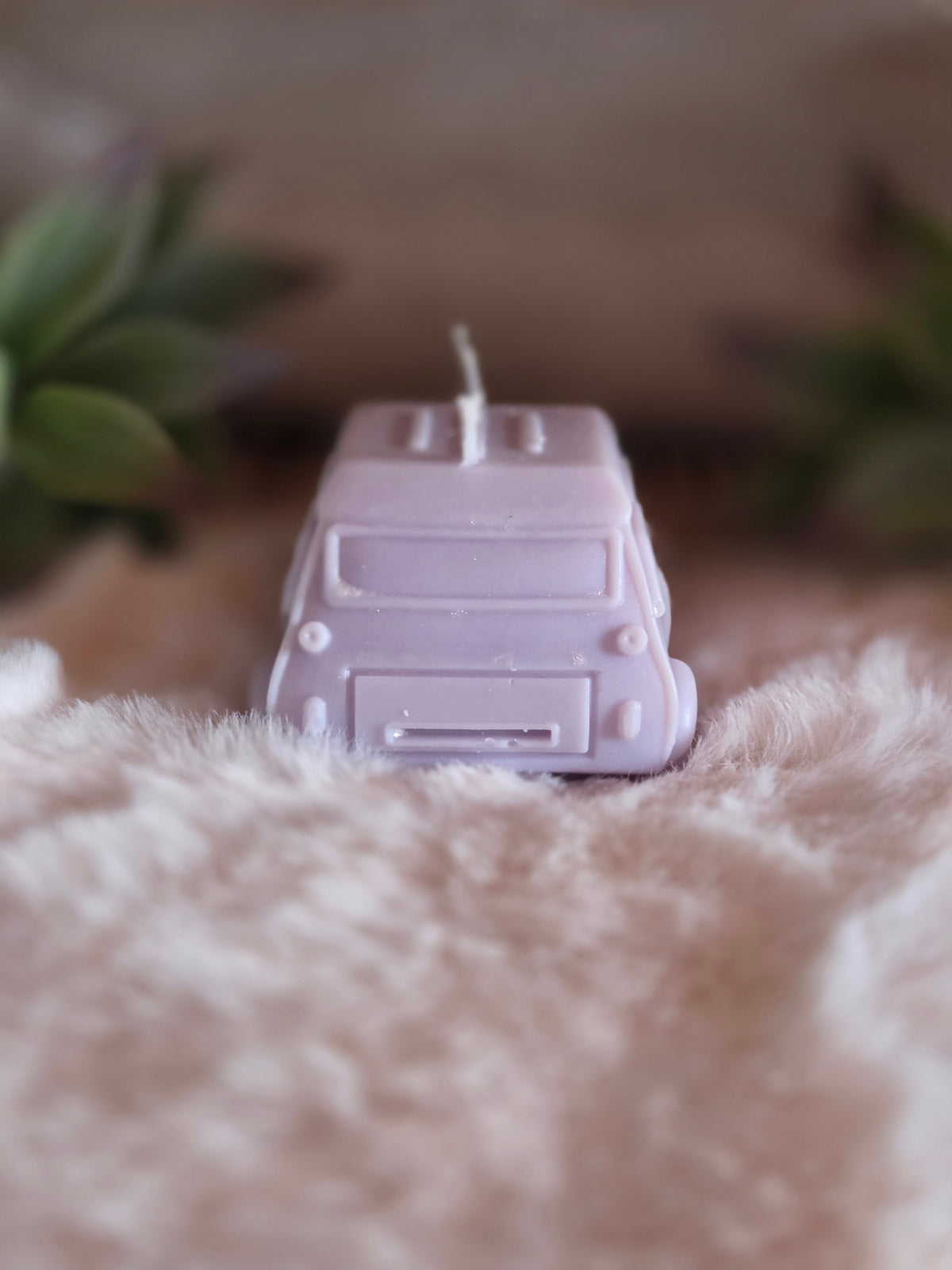 Bougie Moulée "Voiture Vintage" (150 g) – Senteur Fruits Rouges