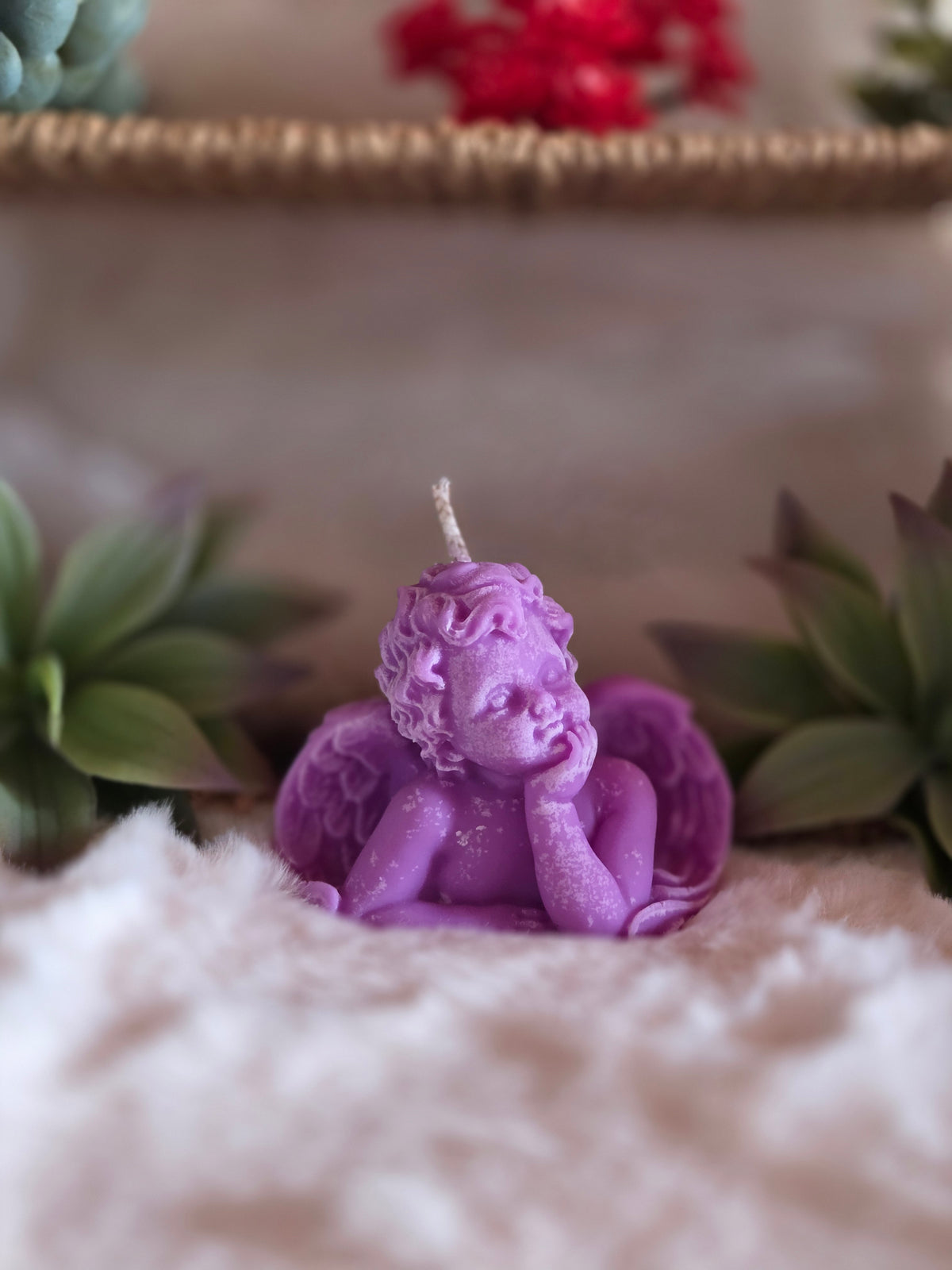 Bougie Moulée "Ange Penseur" (150 g) – Senteur Bonbon Violette