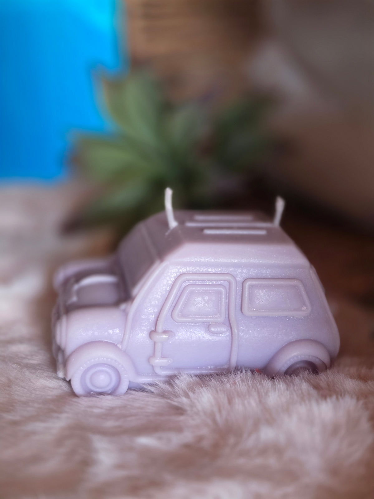 Bougie Moulée "Voiture Vintage" (150 g) – Senteur Fruits Rouges