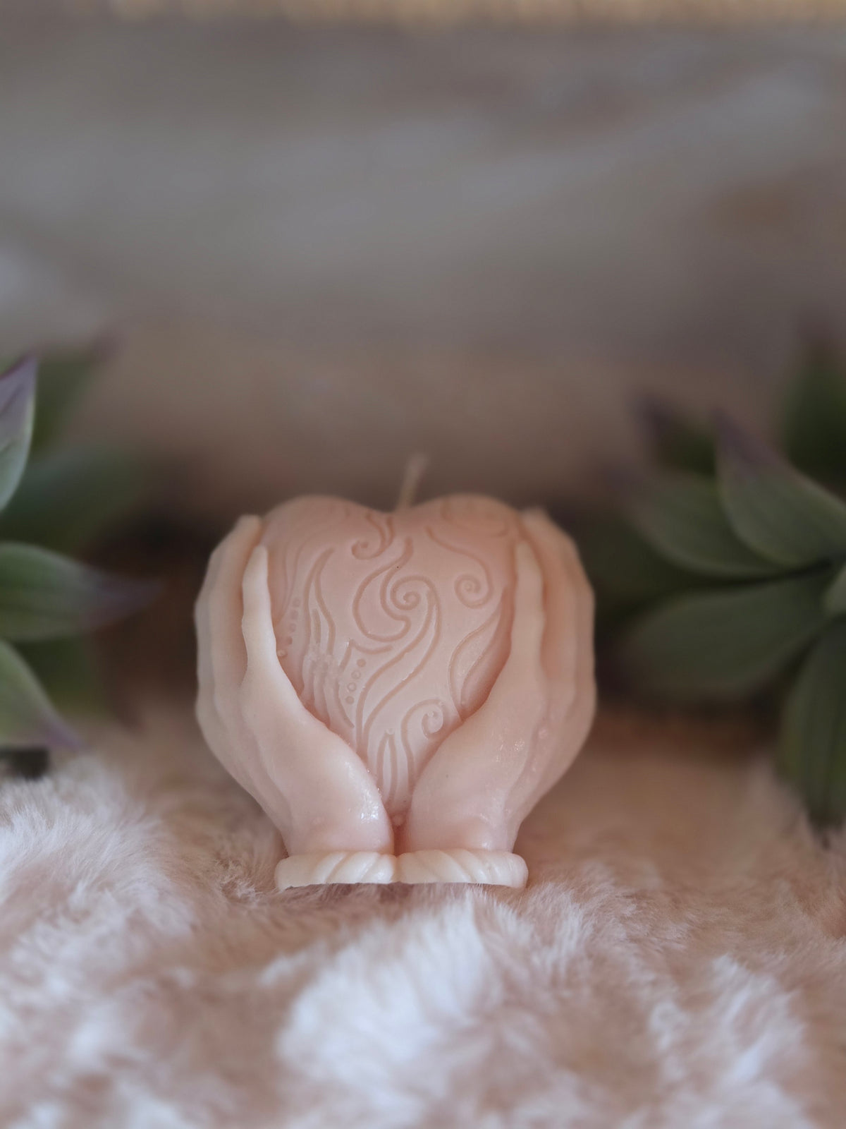 Bougie Moulée "Mains Cœur Sculpté" (150 g) – Senteur Fleur de Coton