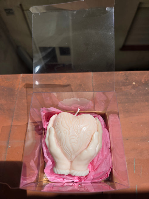 Bougie Moulée "Mains Cœur" (128 g) – Senteur Fleur de Coton
