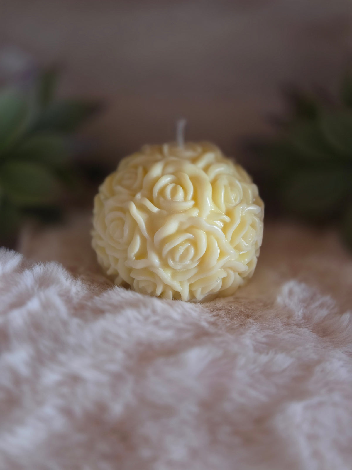 : Bougie Moulée "Boule de Roses" (150 g) – Senteur Tropical